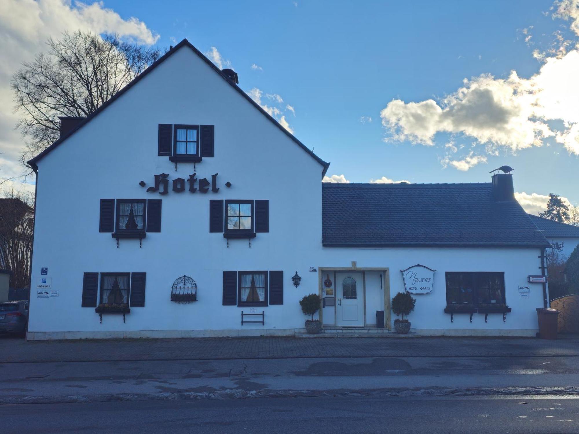 Arrivel Hotel Am Bergson - Bisher Hotel Neuner — Photos 1